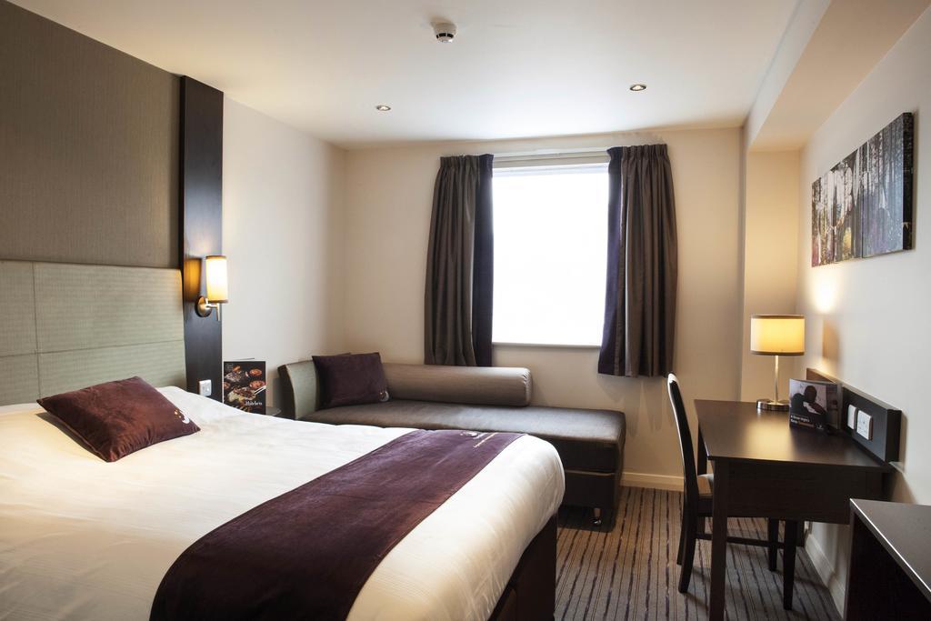 Premier Inn Lancaster Exteriör bild