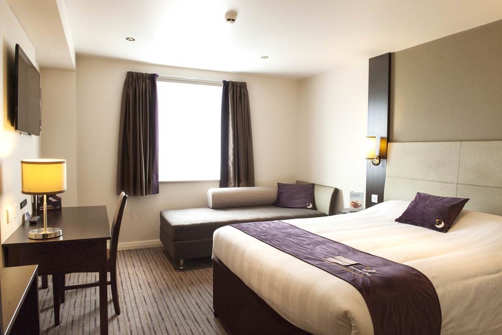 Premier Inn Lancaster Exteriör bild