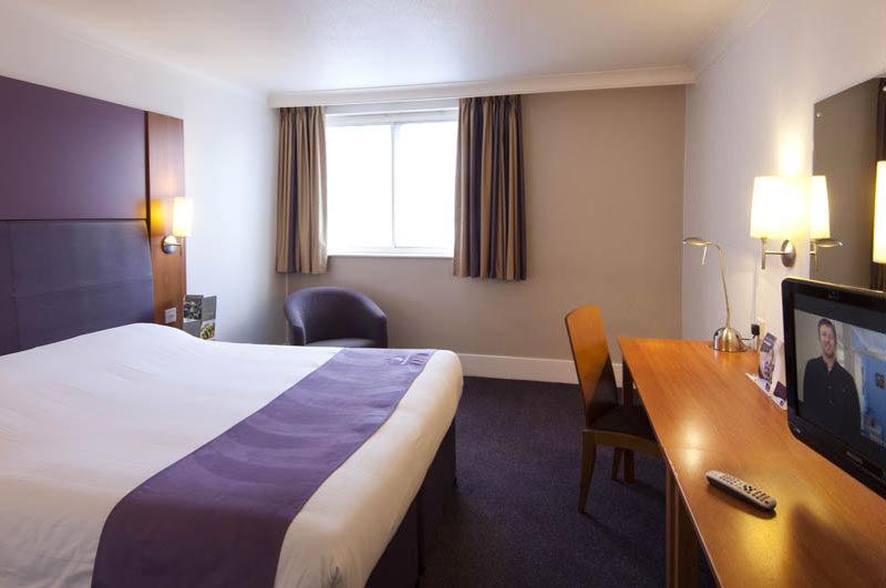 Premier Inn Lancaster Exteriör bild